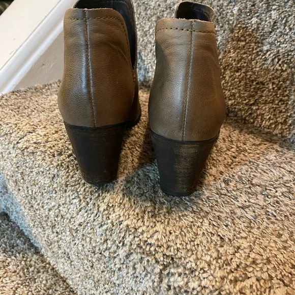 STEVE MADDEN Adelphie Leather Ankle Booties in Taupe Size 8 - Picture 6 of 8
